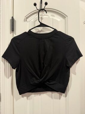 Alphalete Cropped Tee